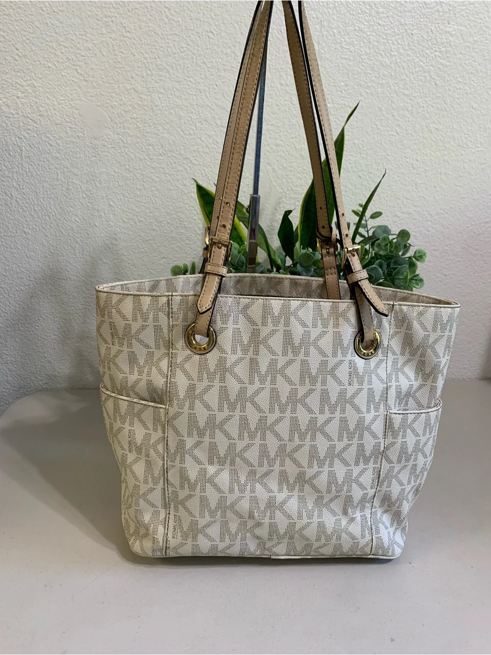 👜💕 Michael Kors Beige Signature MK Logo Tote with Tan Straps